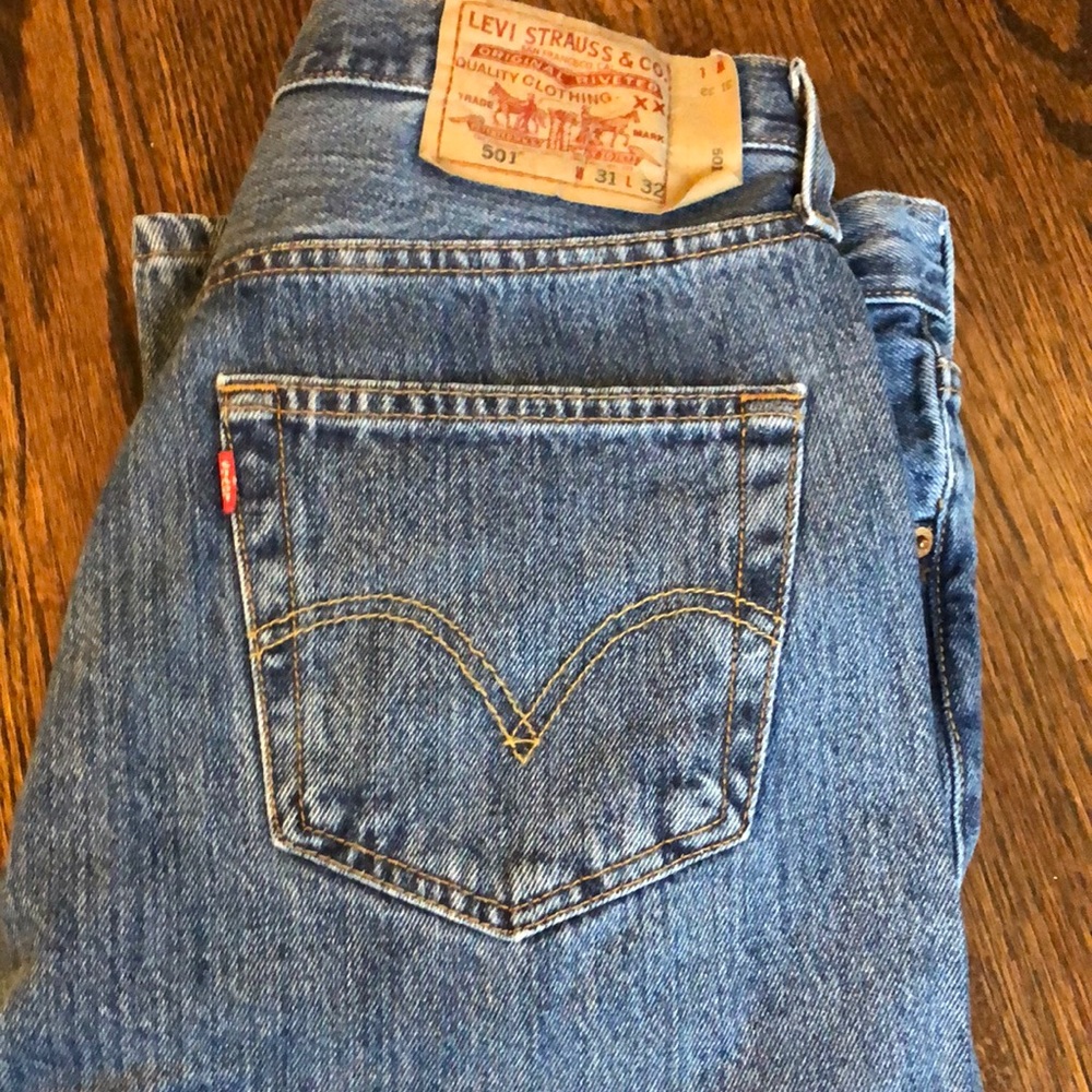 Levi’s Men’s Women’s Mom 501 Button Fly Jeans 31